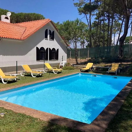 Moradia No Pinhal Com Piscina - Espaco E Privacidade As Suas Ferias! * Sintra